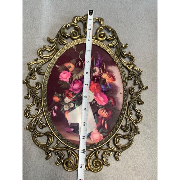 Vintage Brass Oval Ornate Convex Flowers Picture Frame Made in Italy 13.5" x 10" - Picture 5 of 8